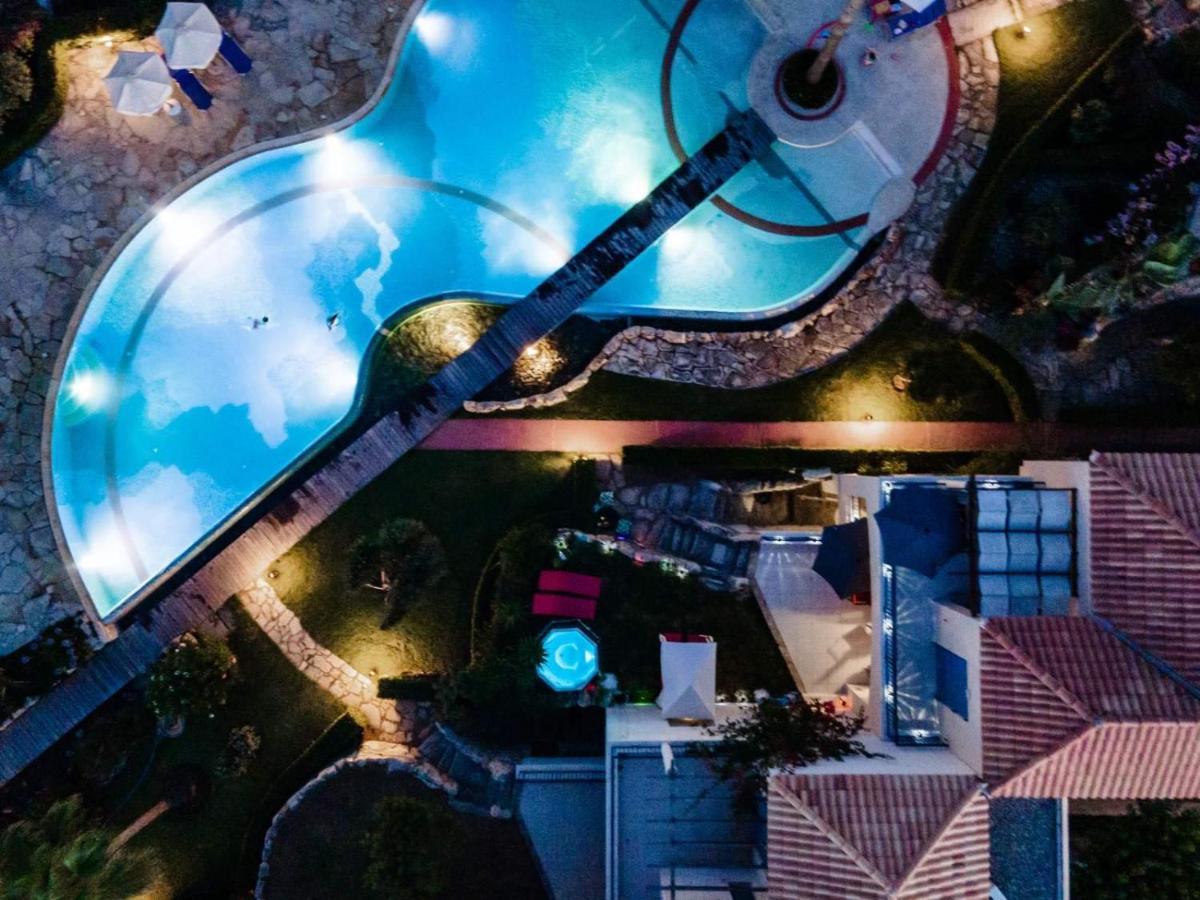 Villa Rodo Pirgos Psilonerou エクステリア 写真