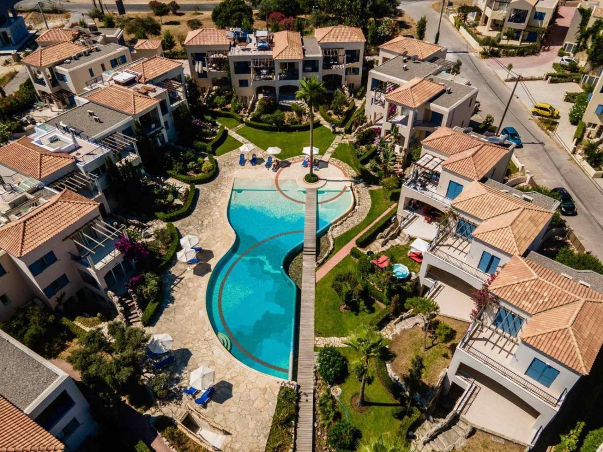 Villa Rodo Pirgos Psilonerou エクステリア 写真