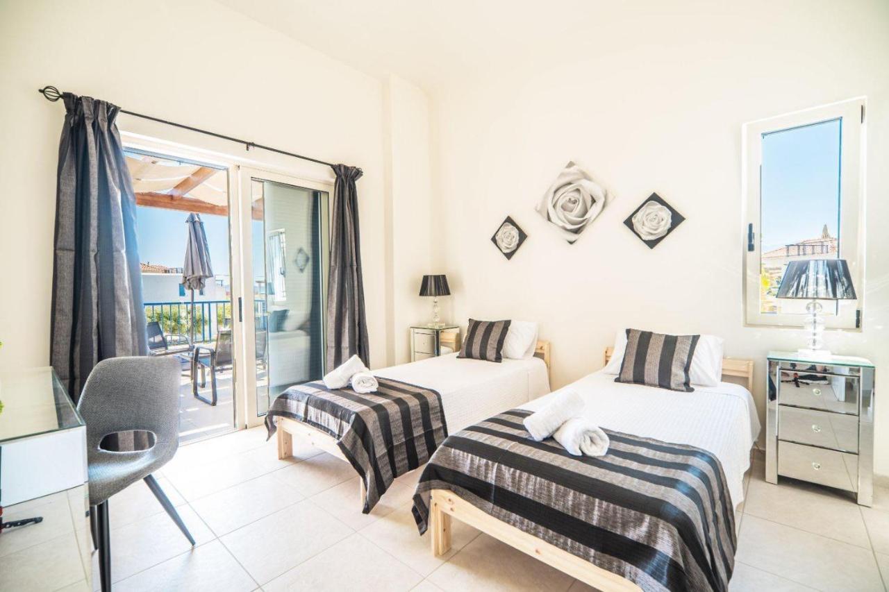 Villa Rodo Pirgos Psilonerou エクステリア 写真