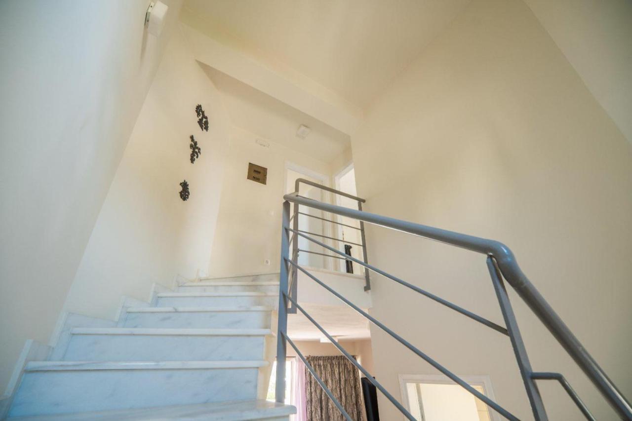Villa Rodo Pirgos Psilonerou エクステリア 写真